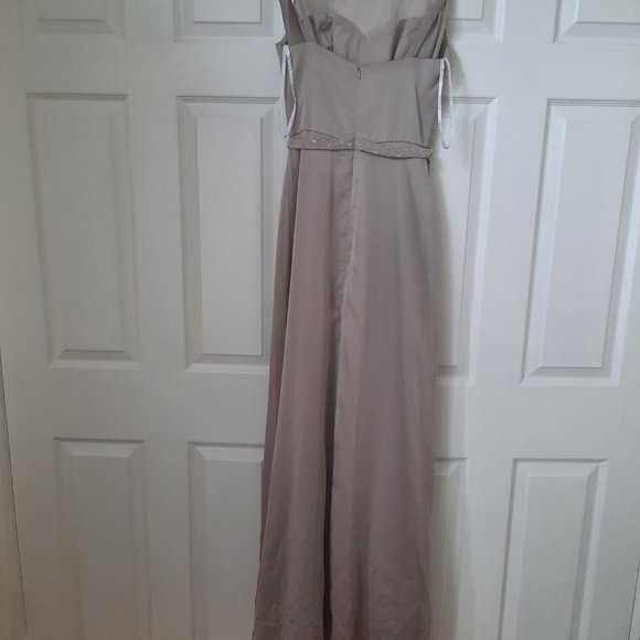 Dress, Champaign colour, light silk with satin lining and rain stone belt, S 4 - Picture 2 of 2